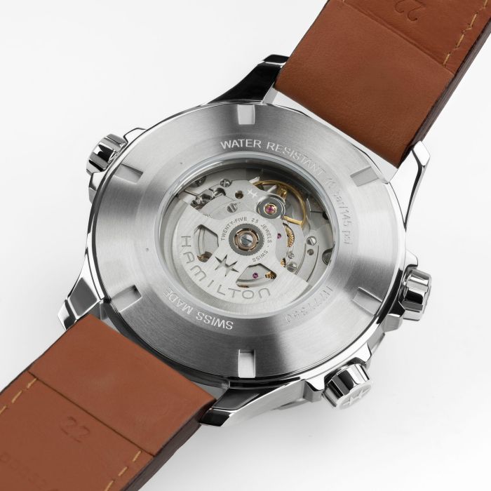 卡其航空系列超越风速星期日历腕表 4