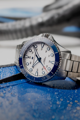 佩戴汉米尔顿夏日腕表，成为备受瞩目的焦点